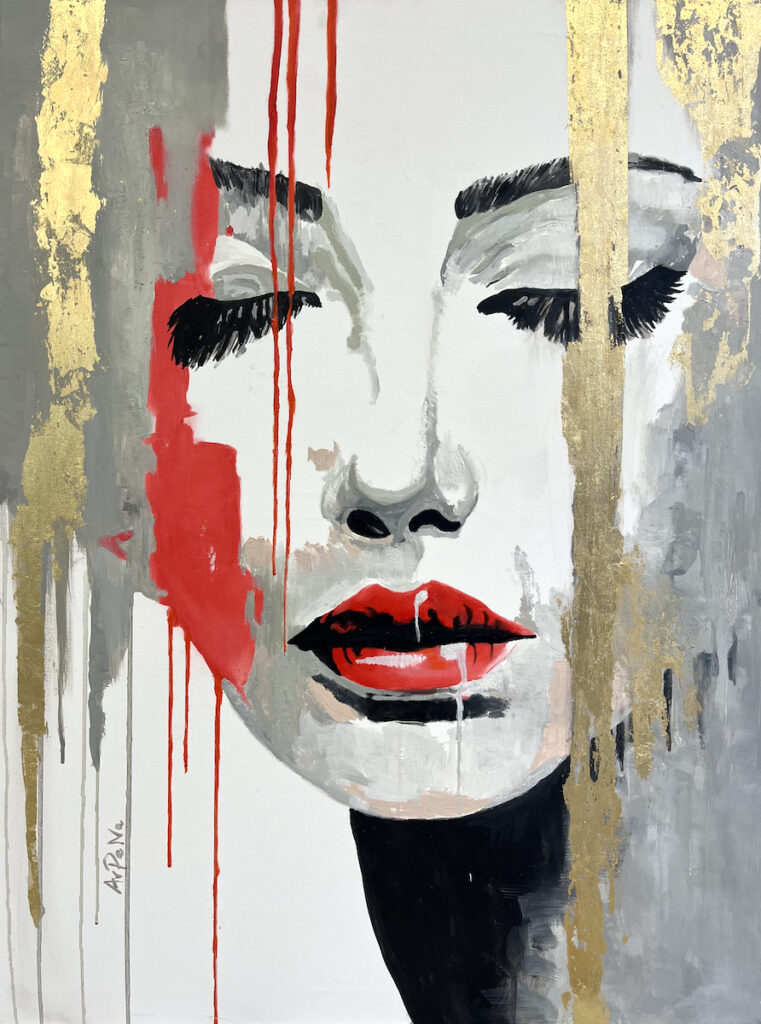 Małgorzata Karczmarzyk, Wewnętrzna percepcja, 2023 - dekoracyjny portret kobiety z czerwonymi ustami, złoto, biel